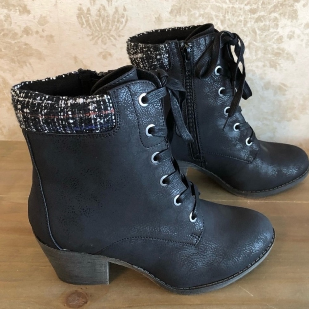 BNWT Rocket Dog Black Lace Up Ankle Boots